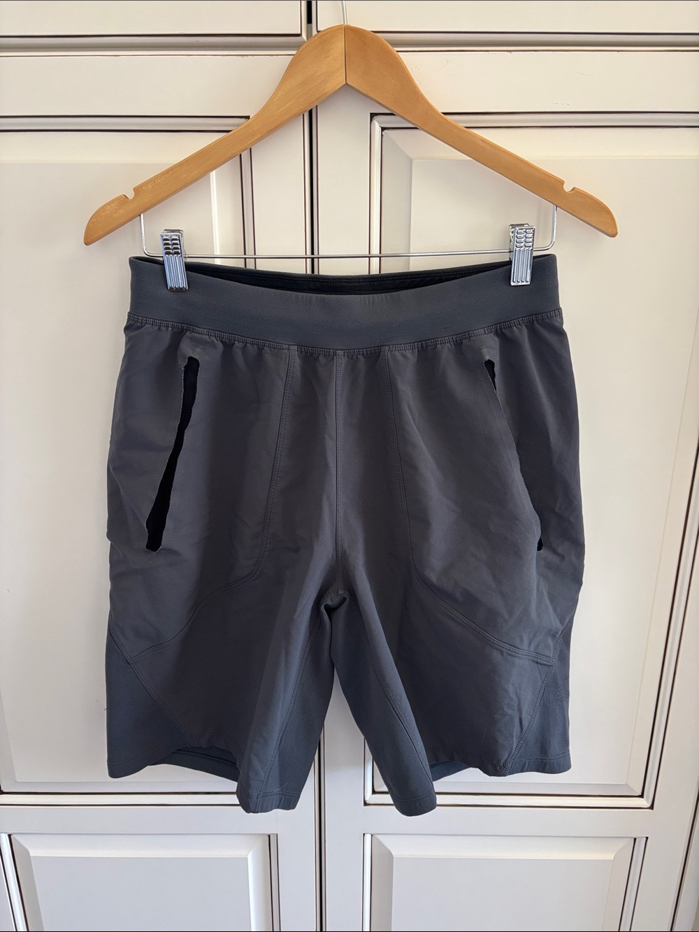 Lululemon Performance Stretch Workout Gym Run Comfort Shorts Gray Mens Medium - Picture 1 of 14